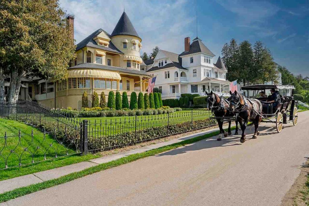 Magnificent Home with Breathtaking Lake Huron Views Listed at 4.75 Million in Michigan 36