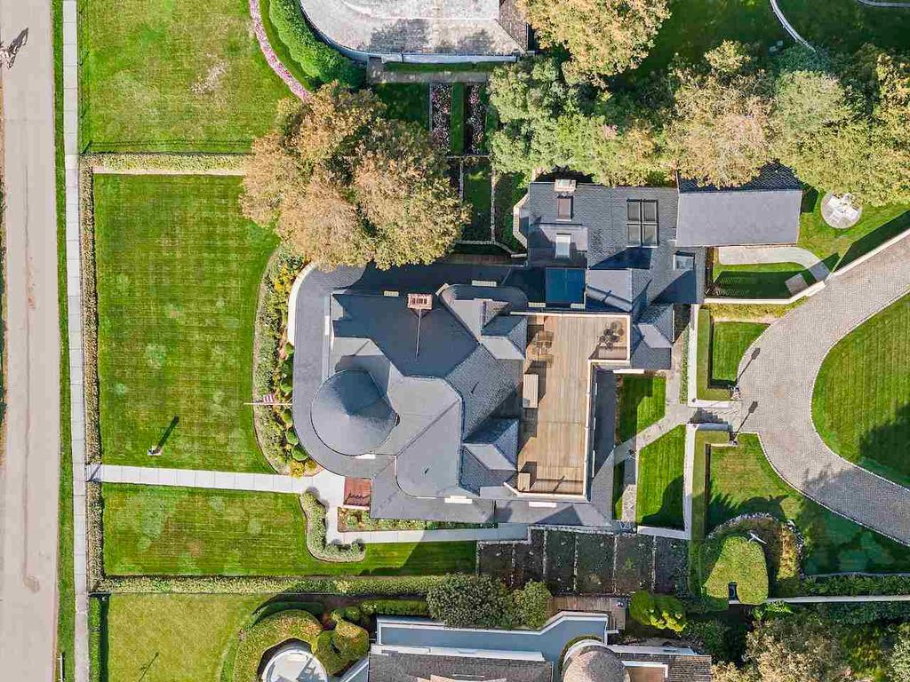 Magnificent Home with Breathtaking Lake Huron Views Listed at 4.75 Million in Michigan 39