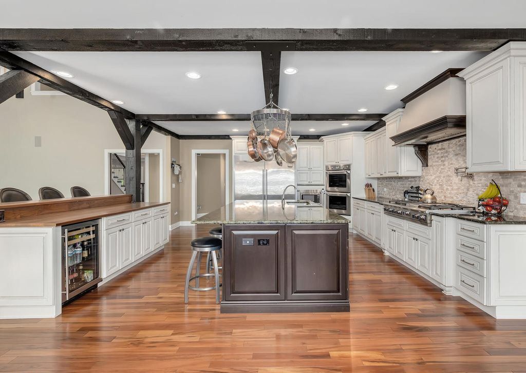 Majestic Custom Built Home on Over an Acre Backing to Woods in Burr Ridge Illinois Offered at 2999900 12