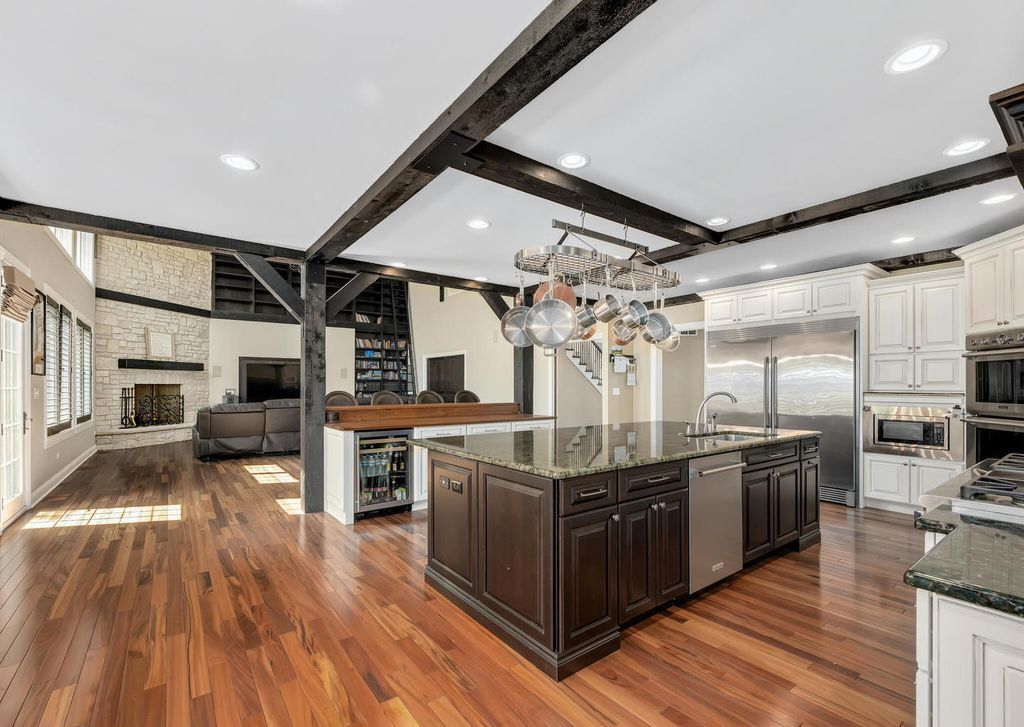 Majestic Custom Built Home on Over an Acre Backing to Woods in Burr Ridge Illinois Offered at 2999900 15