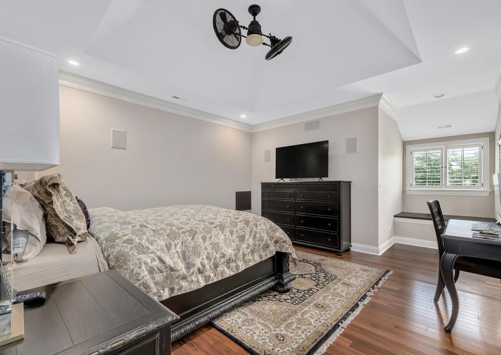 Majestic Custom Built Home on Over an Acre Backing to Woods in Burr Ridge Illinois Offered at 2999900 28