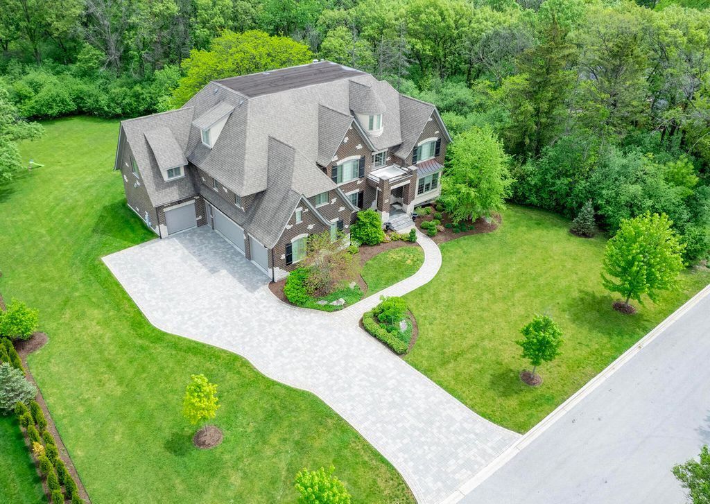 Majestic Custom Built Home on Over an Acre Backing to Woods in Burr Ridge Illinois Offered at 2999900 34