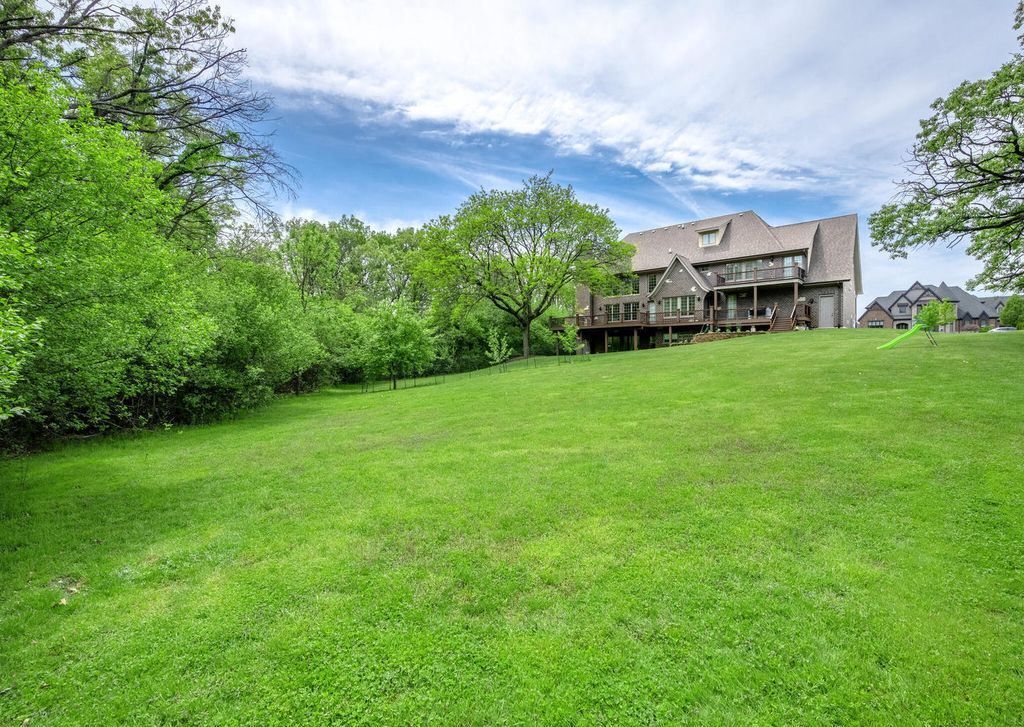 Majestic Custom Built Home on Over an Acre Backing to Woods in Burr Ridge Illinois Offered at 2999900 37