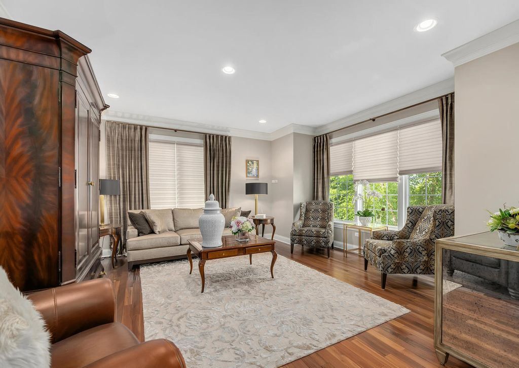 Majestic Custom Built Home on Over an Acre Backing to Woods in Burr Ridge Illinois Offered at 2999900 7