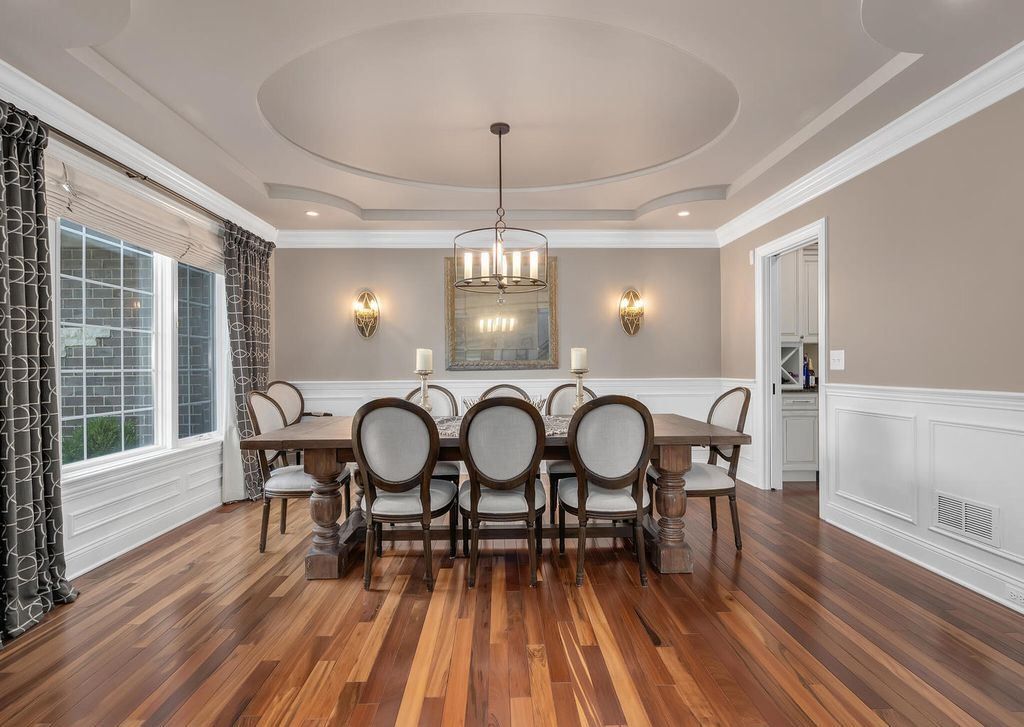 Majestic Custom Built Home on Over an Acre Backing to Woods in Burr Ridge Illinois Offered at 2999900 8