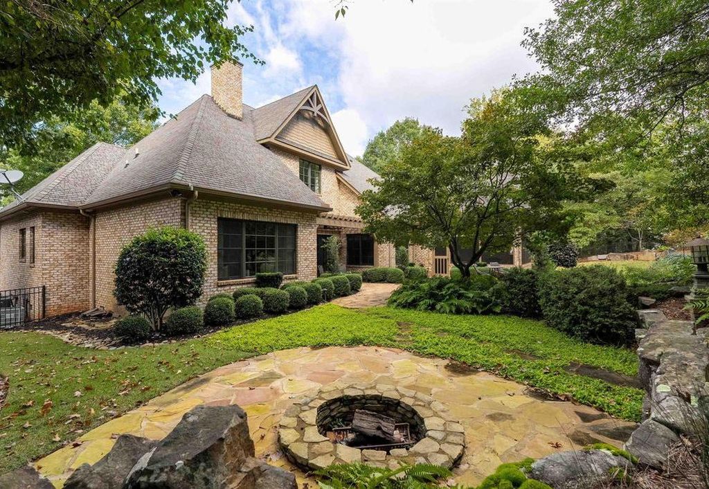 Oasis Custom Homes Presents the 2899605 Custom Chanticleer Estate in GreenvilleSouth Carolina 35