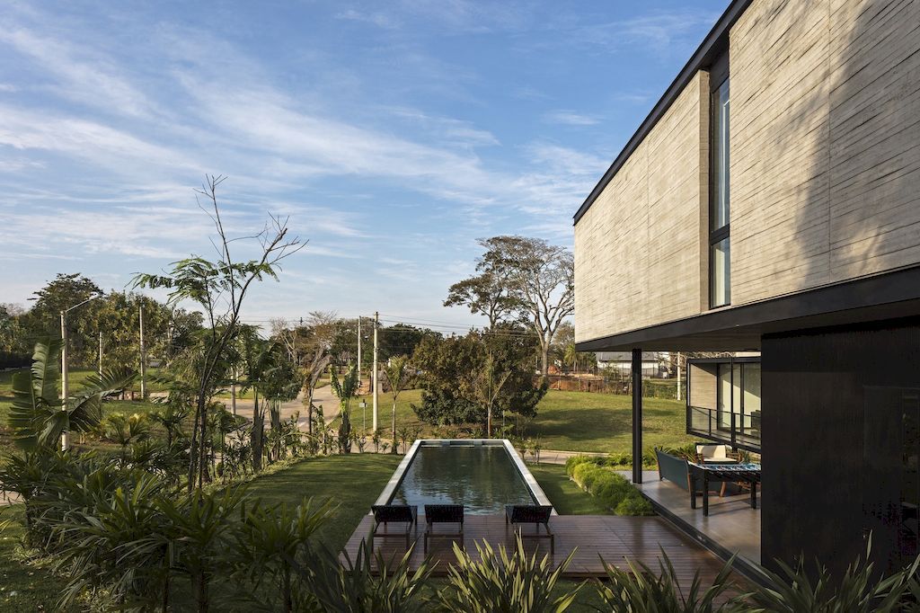 Pomarino House, Integrates Elegance with Panoramic Views by Sommet