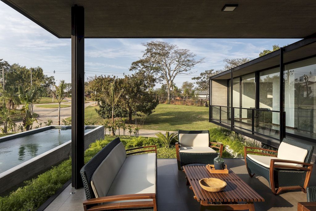 Pomarino House, Integrates Elegance with Panoramic Views by Sommet