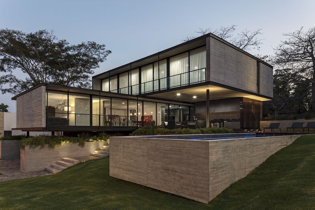 Pomarino House, Integrates Elegance with Panoramic Views by Sommet