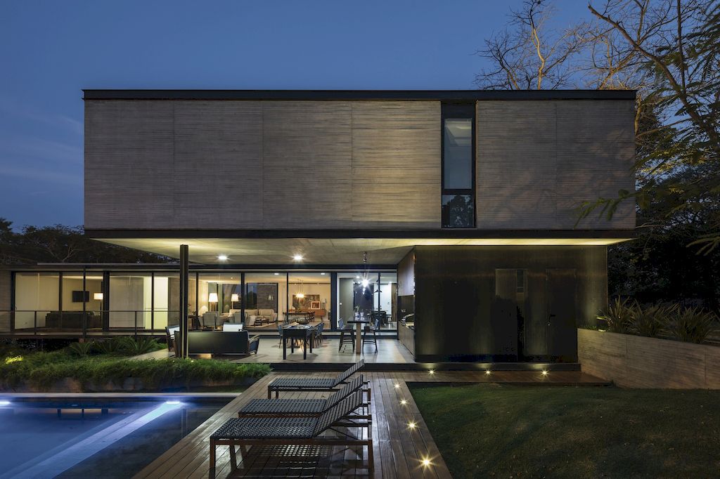 Pomarino House, Integrates Elegance with Panoramic Views by Sommet