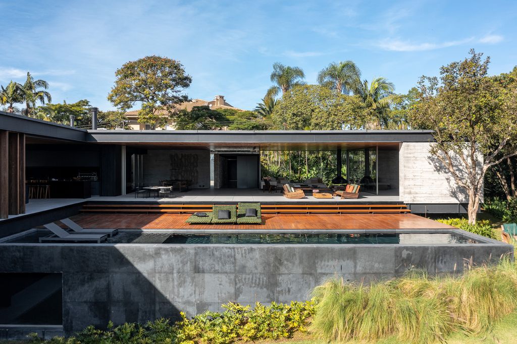 Residence ABC Paulista, Fusion of Geometry and Nature by Gui Mattos