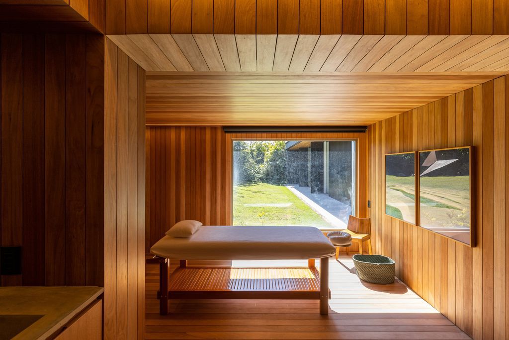 Residence ABC Paulista, Fusion of Geometry and Nature by Gui Mattos