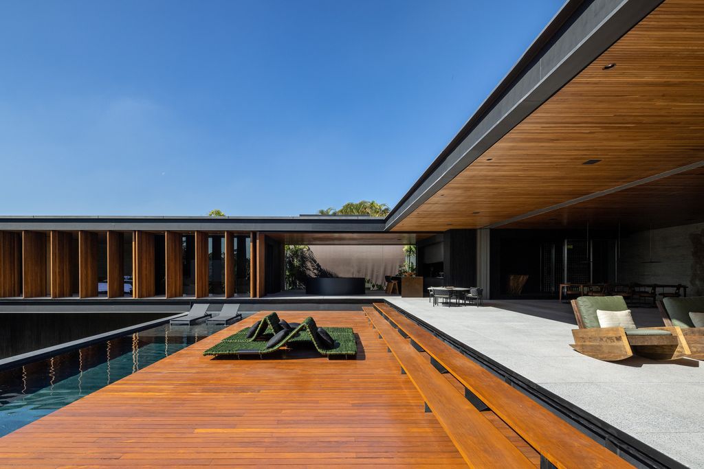 Residence ABC Paulista, Fusion of Geometry and Nature by Gui Mattos