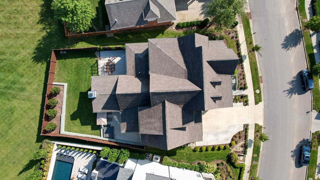 Stunning Custom Built Home by Carbine in Franklin Tennessee Priced at 2.49 Million 41