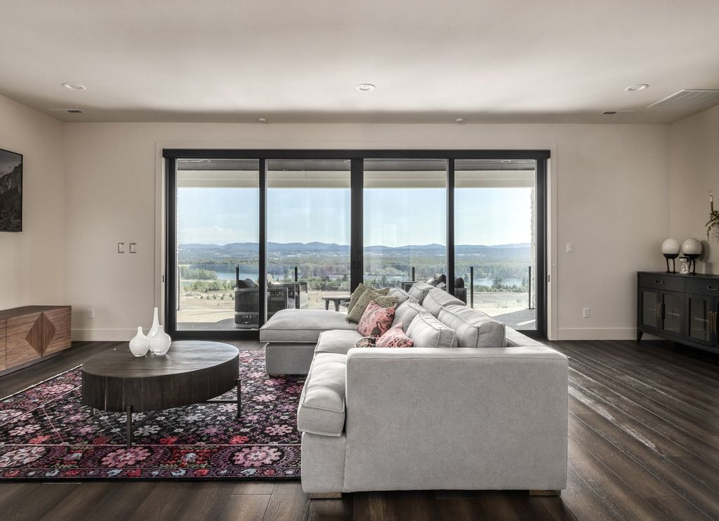 Sweeping Vistas C. Thompson Constructions Masterpiece in Camas Washington for 2.89 Million 28