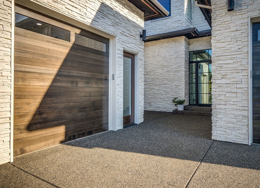 Sweeping Vistas C. Thompson Constructions Masterpiece in Camas Washington for 2.89 Million 3
