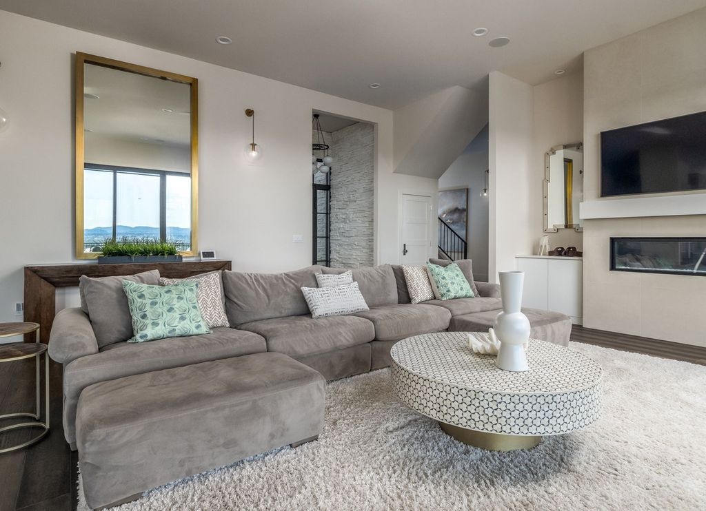 Sweeping Vistas C. Thompson Constructions Masterpiece in Camas Washington for 2.89 Million 8