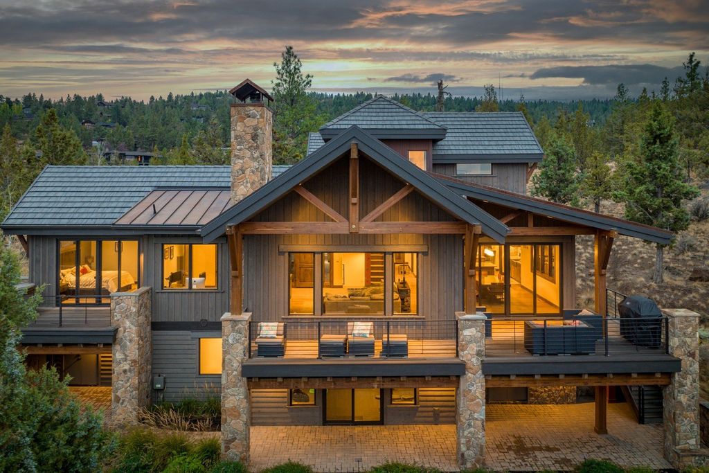 Tranquil Bend Oregon Home Nestled for 2.645 Million Embracing Serenity and Mountain Vistas 2