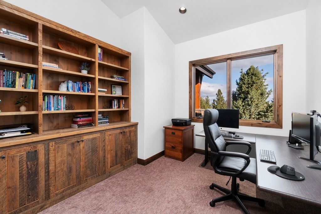 Tranquil Bend Oregon Home Nestled for 2.645 Million Embracing Serenity and Mountain Vistas 25