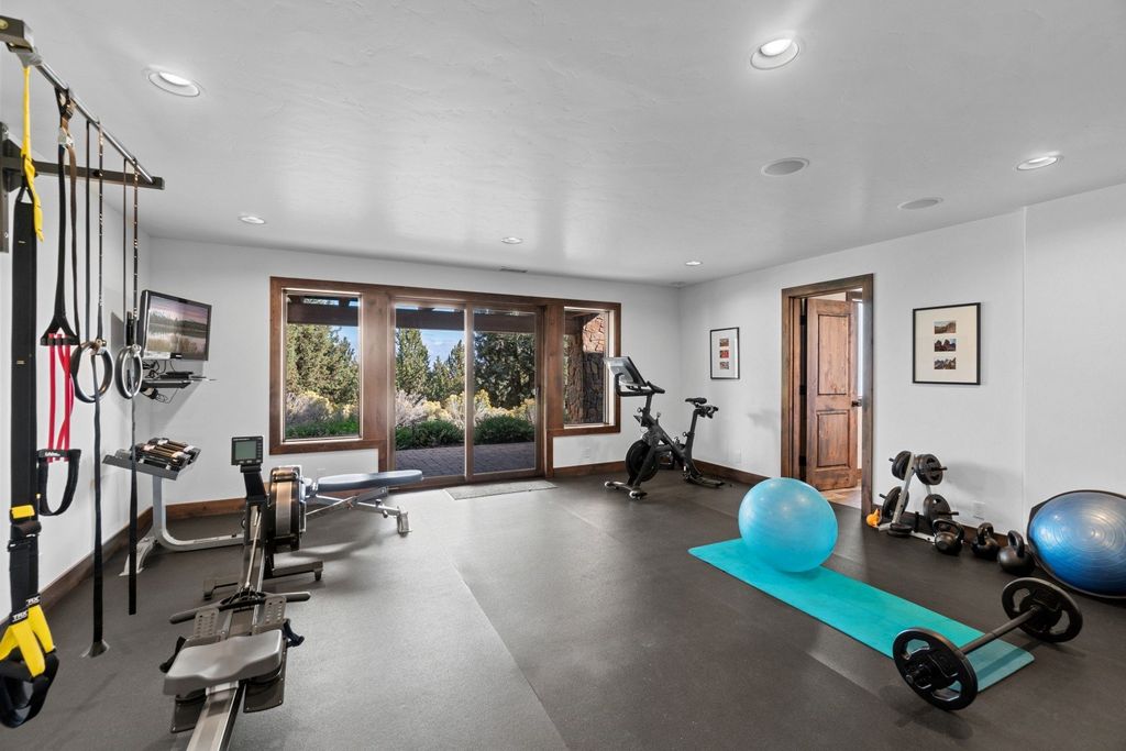 Tranquil Bend Oregon Home Nestled for 2.645 Million Embracing Serenity and Mountain Vistas 26