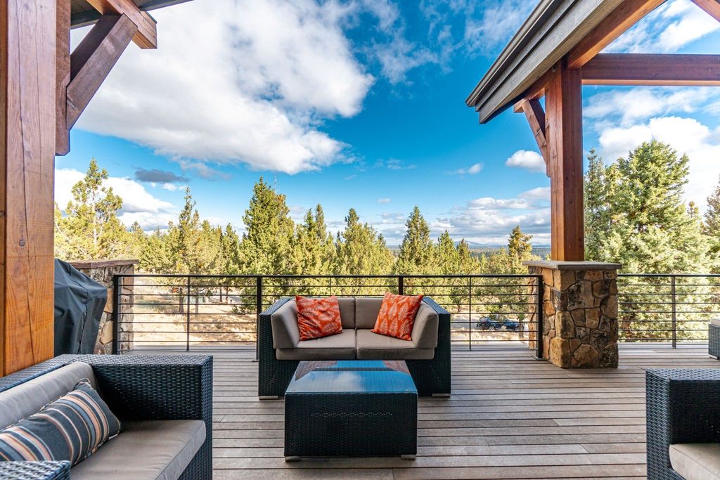 Tranquil Bend Oregon Home Nestled for 2.645 Million Embracing Serenity and Mountain Vistas 31