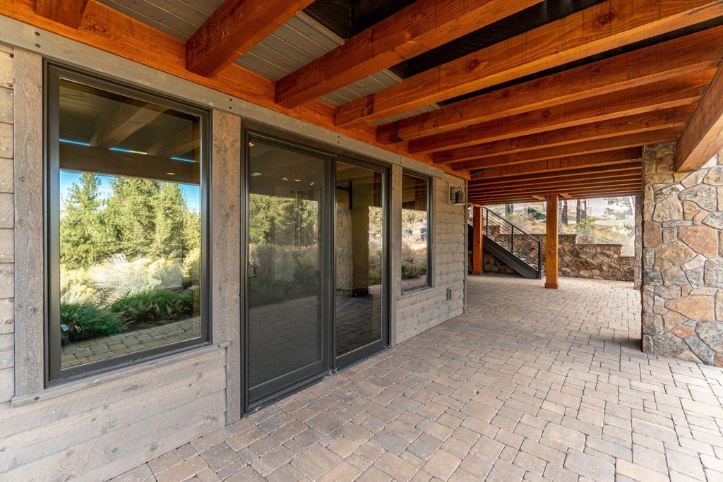 Tranquil Bend Oregon Home Nestled for 2.645 Million Embracing Serenity and Mountain Vistas 36