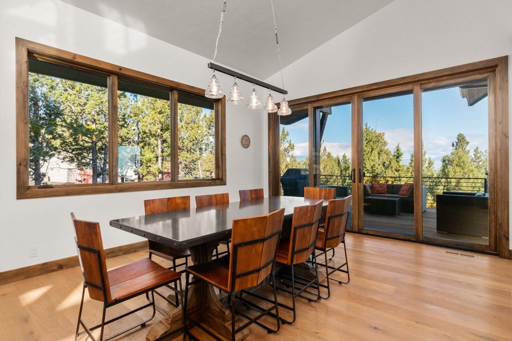 Tranquil Bend Oregon Home Nestled for 2.645 Million Embracing Serenity and Mountain Vistas 7