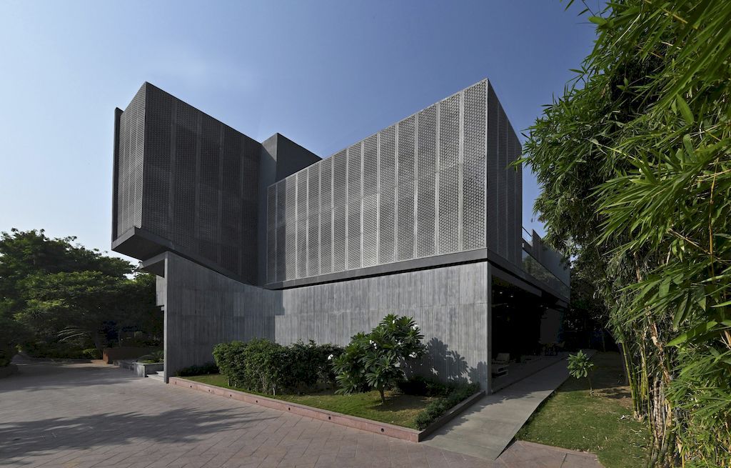 Zen Spaces Residence, Blends Design & Nature by Sanjay Puri Architects