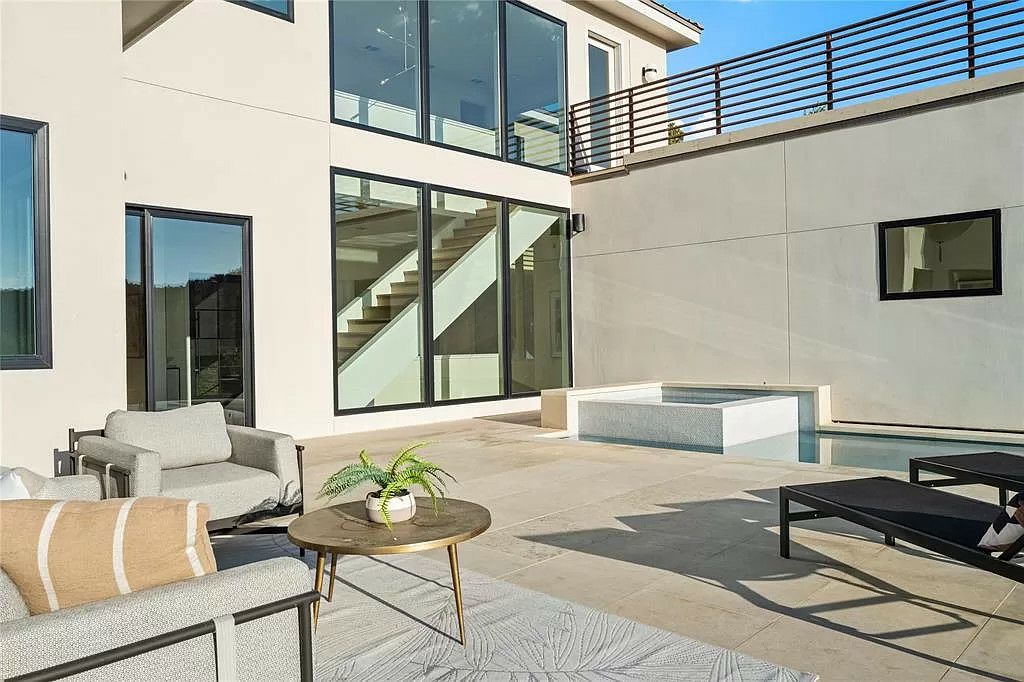 201 Redbud Trl Austin TX 78746 13