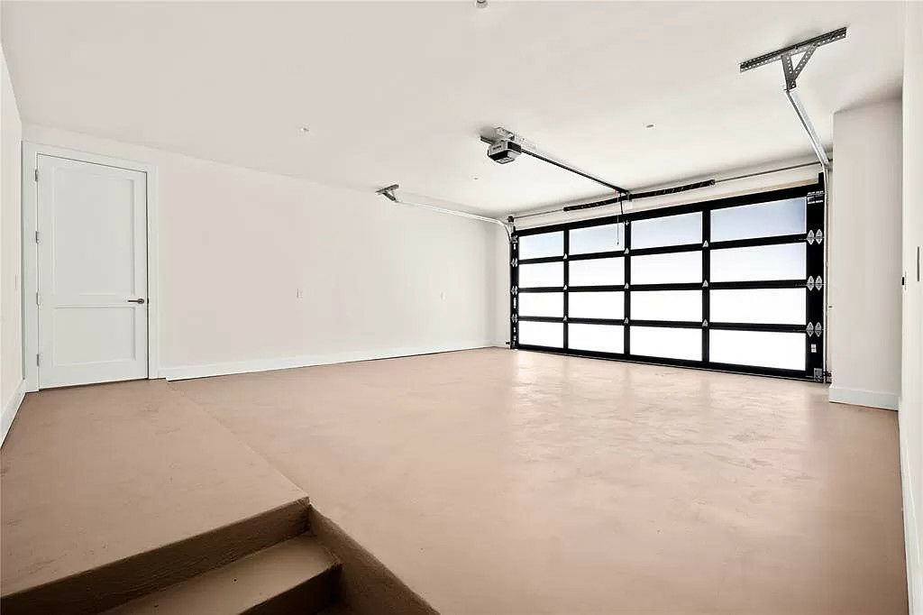 201 Redbud Trl Austin TX 78746 15