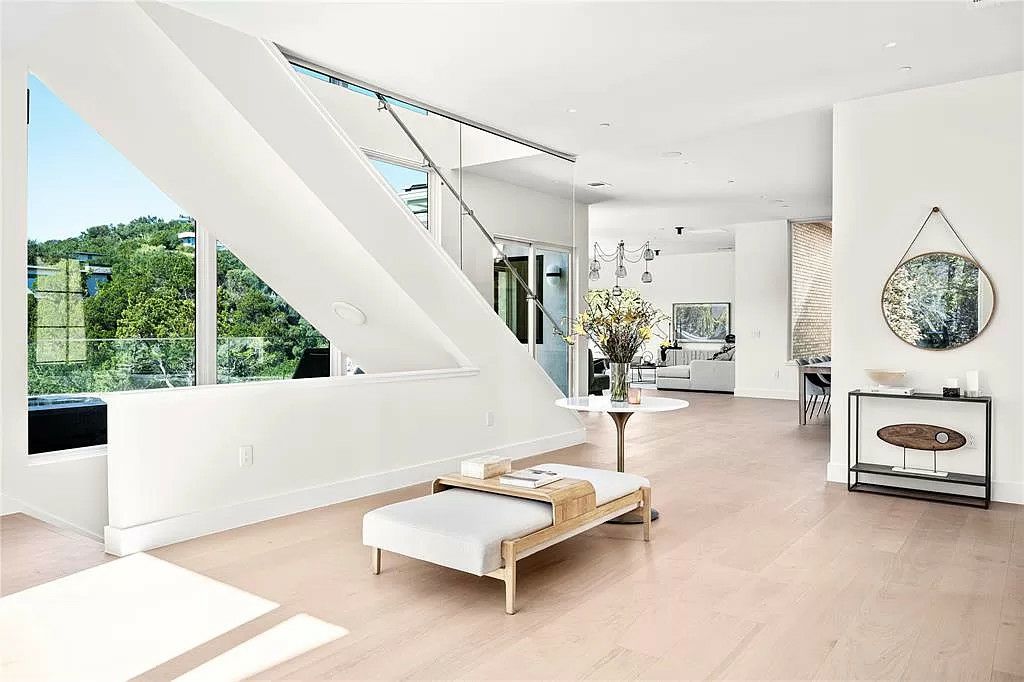 201 Redbud Trl Austin TX 78746 27