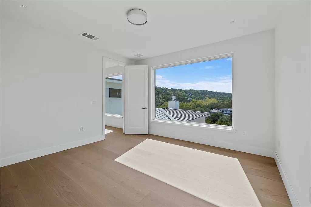 201 Redbud Trl Austin TX 78746 5