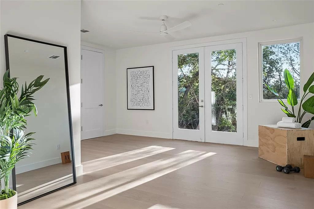 201 Redbud Trl Austin TX 78746 7