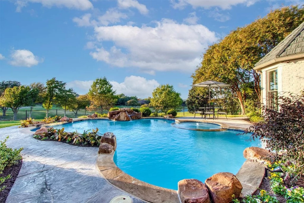 6 Windsor Rdg Frisco TX 75034 24