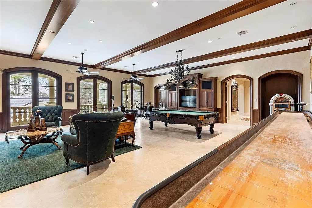 88 W Grand Regency Cir The Woodlands TX 77382 18