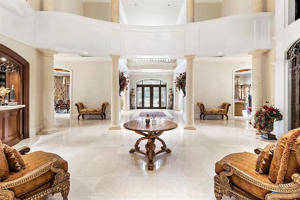 88 W Grand Regency Cir The Woodlands TX 77382 23