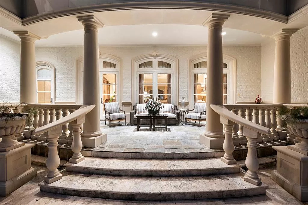 88 W Grand Regency Cir The Woodlands TX 77382 26