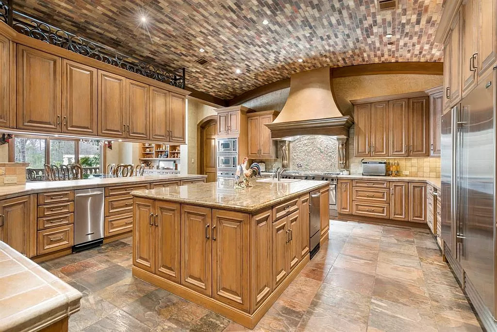 88 W Grand Regency Cir The Woodlands TX 77382 3