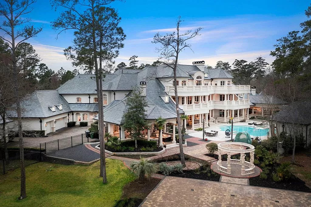 88 W Grand Regency Cir The Woodlands TX 77382 30