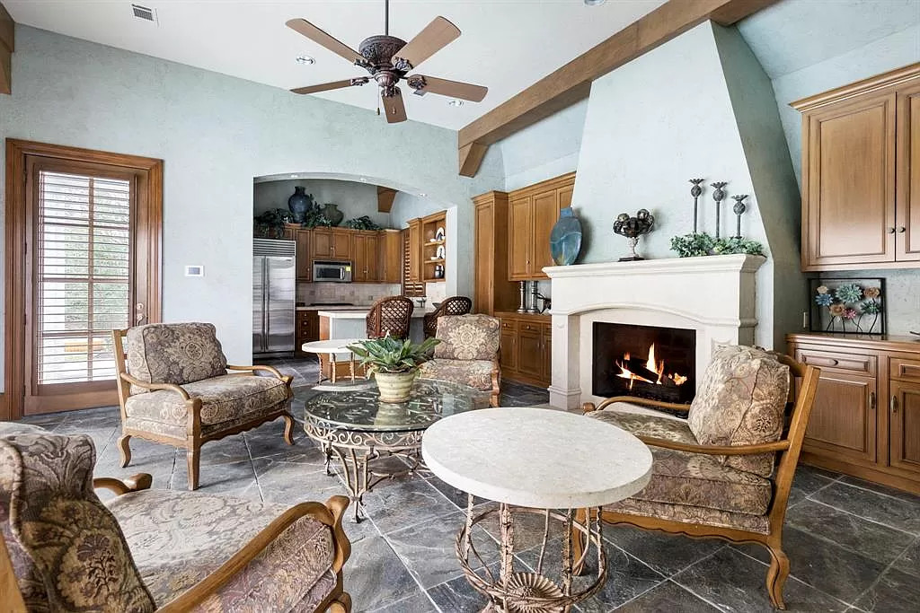 88 W Grand Regency Cir The Woodlands TX 77382 4