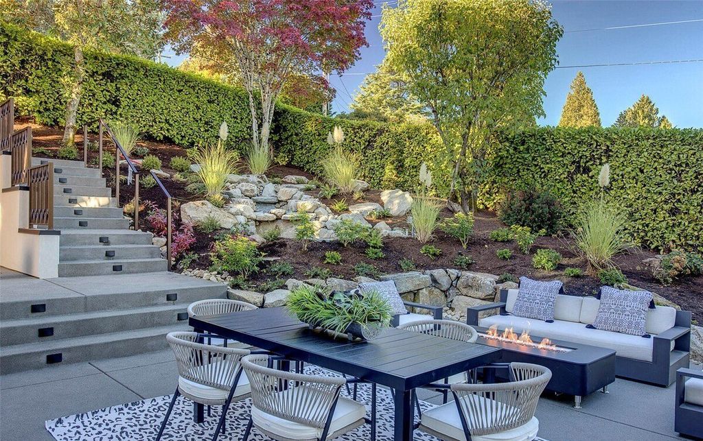 A 23 Million Architectural Masterpiece of Unrivaled Craftsmanship and Style in Medina Washington 31