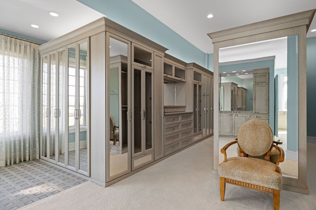 A Captivating Retreat in Indiana Seamlessly Blending Magic and Contemporary Living Offered at 7.9 Million 15