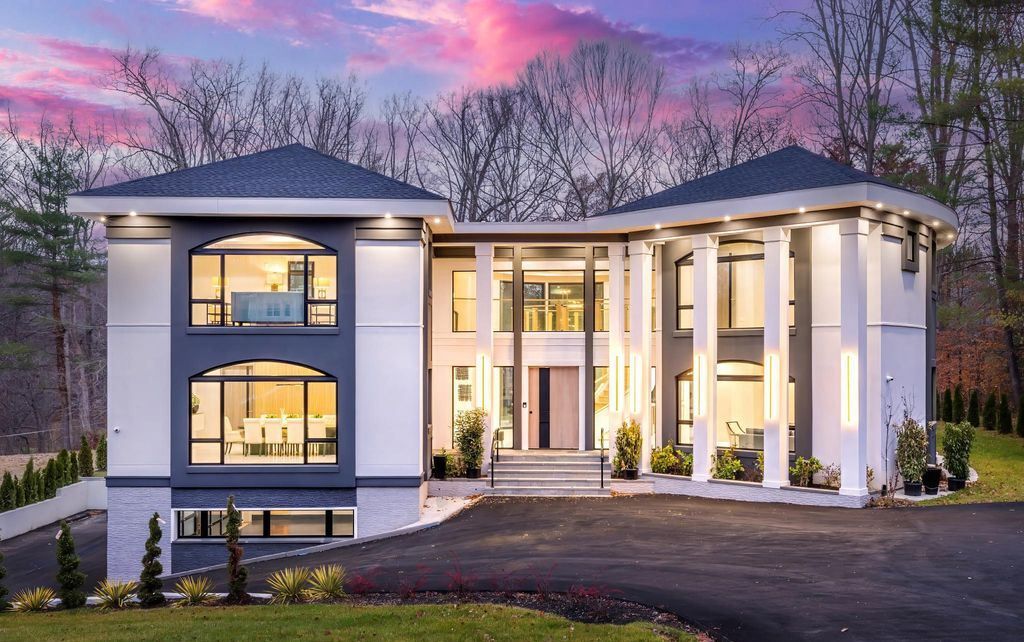 Architectural Gem in McLean Boasts Modern Majesty Seeks New Owner at 4.8 Million 1