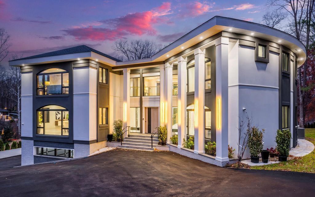 Architectural Gem in McLean Boasts Modern Majesty Seeks New Owner at 4.8 Million 2