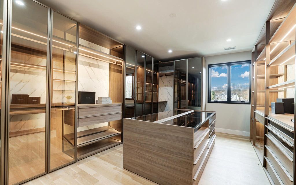 Architectural Gem in McLean Boasts Modern Majesty Seeks New Owner at 4.8 Million 45