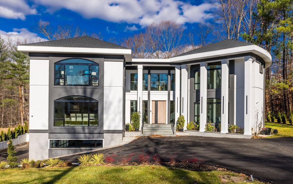 Architectural Gem in McLean Boasts Modern Majesty Seeks New Owner at 4.8 Million 5