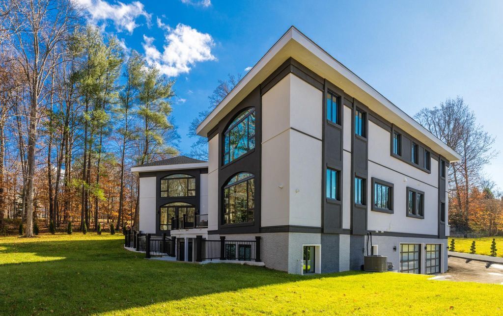 Architectural Gem in McLean Boasts Modern Majesty Seeks New Owner at 4.8 Million 53
