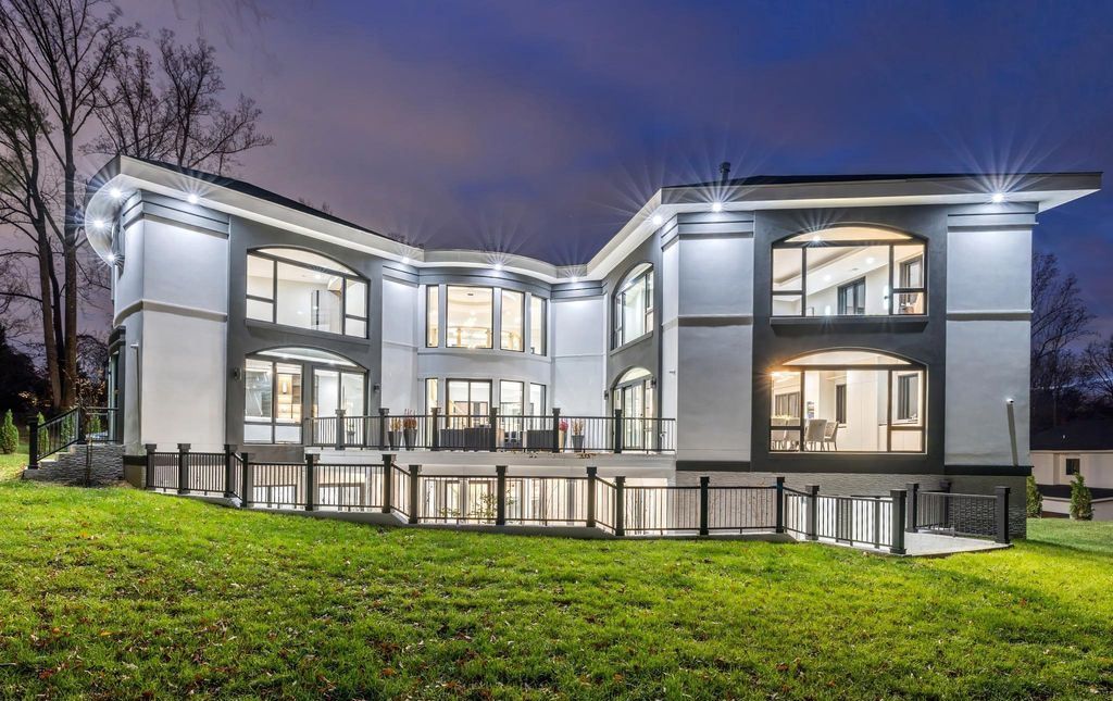 Architectural Gem in McLean Boasts Modern Majesty Seeks New Owner at 4.8 Million 56