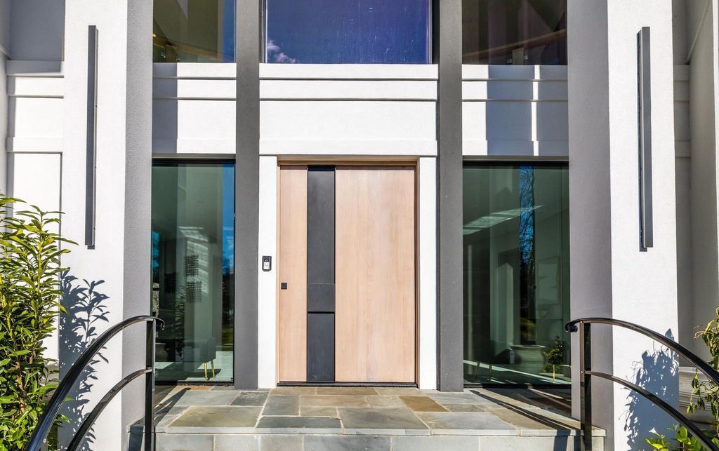 Architectural Gem in McLean Boasts Modern Majesty Seeks New Owner at 4.8 Million 6
