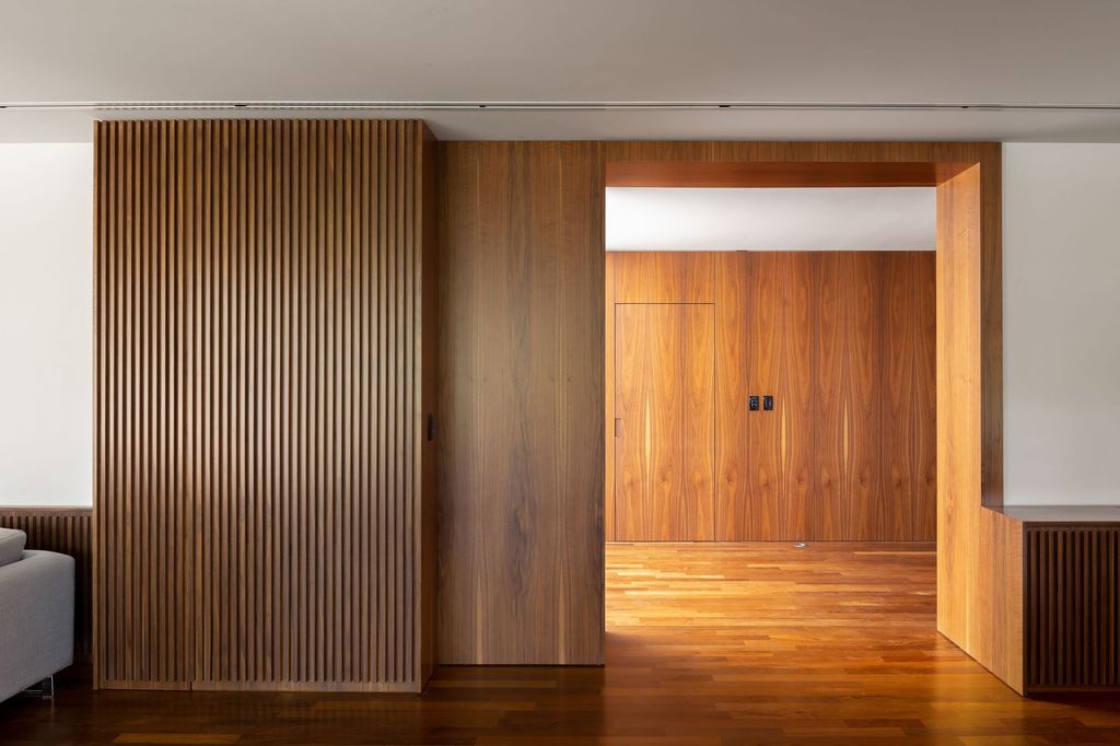 CR House, architectural dialogue with elegance purpose by Estudio Aloras